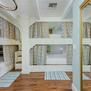 Smart Solution - Individual Private Bed-pods In Gorgeous Shared Space - Women Only Dorm In 5 - Coed House - Full-sized Mattresses In Individual Pods - With Built-in Private Storage - Gorgeous Shared - Affordable Luxury - Sparrow House , Phoenix United States